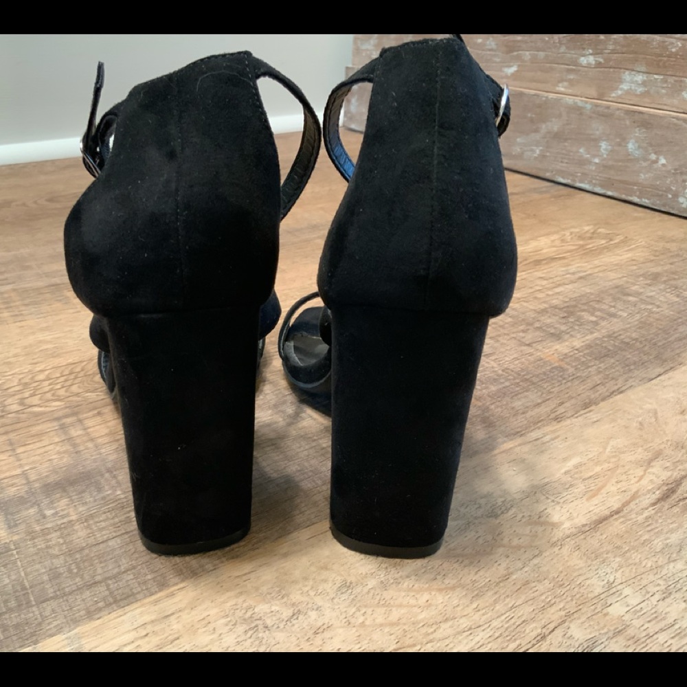 Heels - Picture 3 of 5